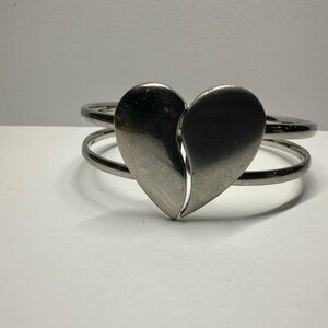 Premier Designs Silver Heart Bracelet Retired